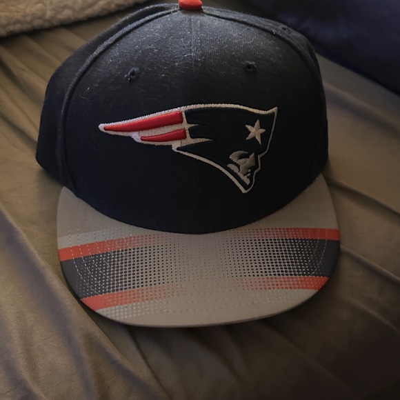 New Era NFL Cap in Black and Red - Picture 1 of 3
